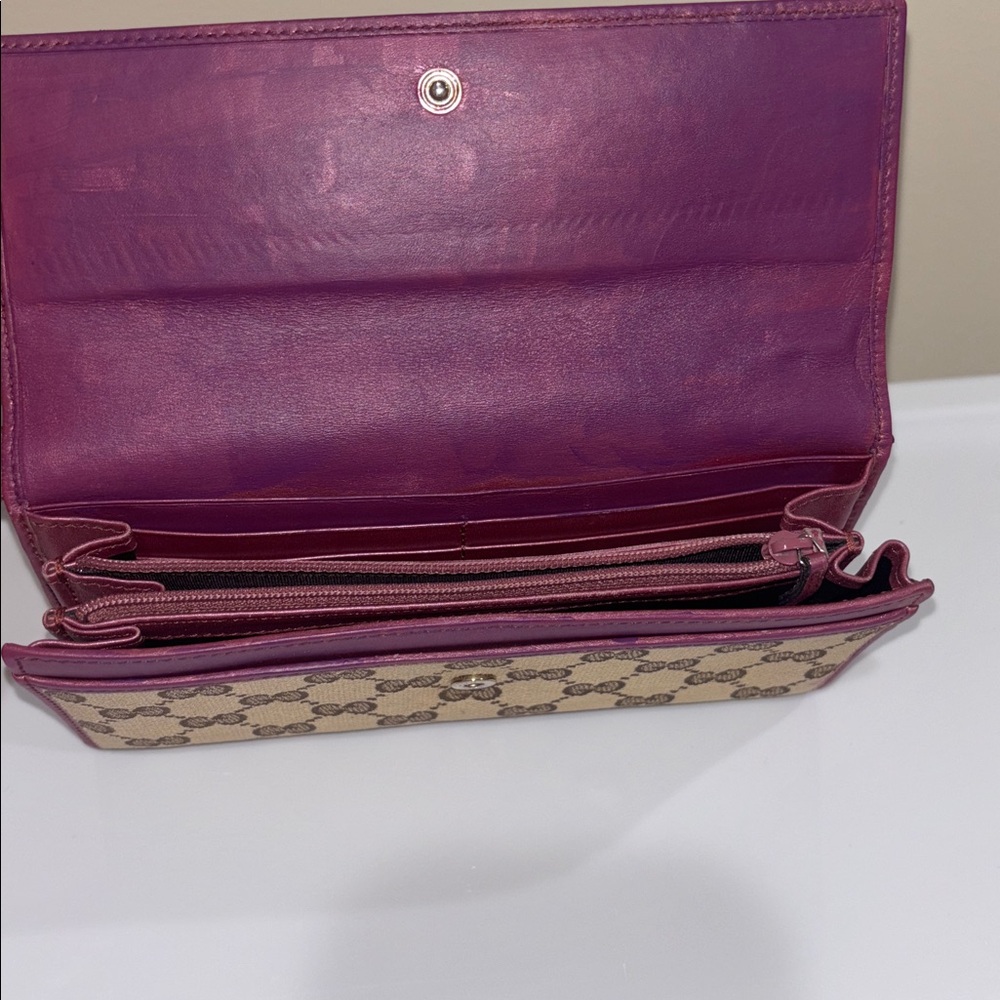 Gucci GG Canvas Wallet purple and tan Trim Heart Charm Continental” - Picture 5 of 13